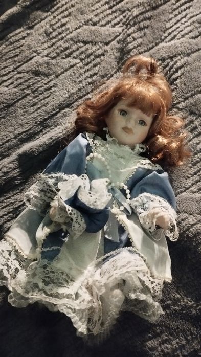 Порцелянова лялька