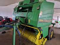 Enfardadeira John Deere 575