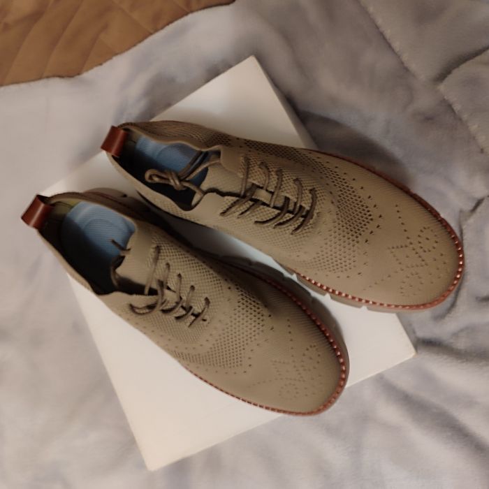 Кросівки чоловічі