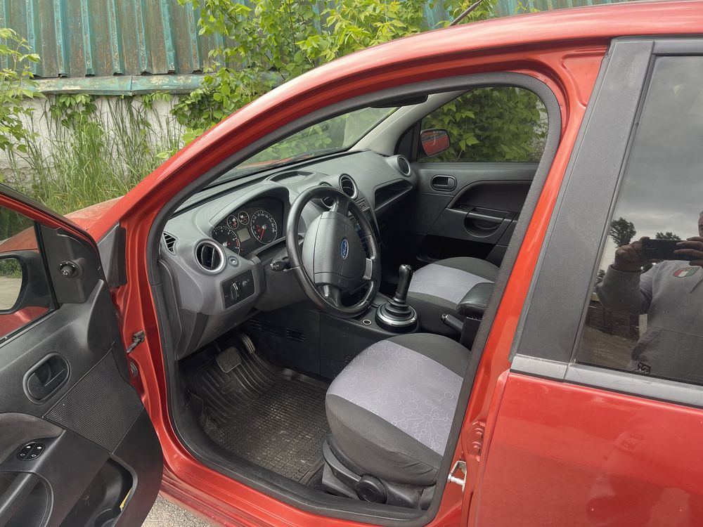Ford fiesta 2007 рік