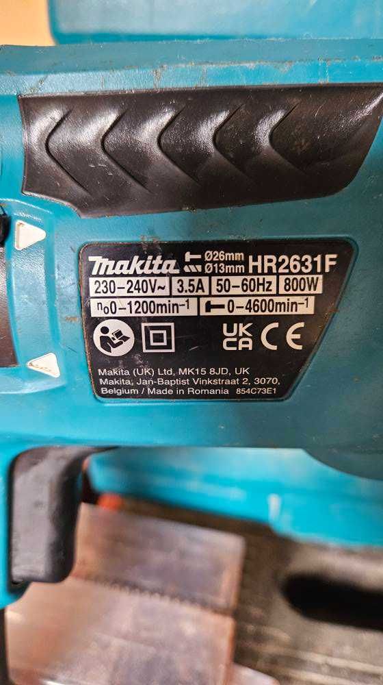 Młotowiertarka Makita HR2631F 800W 2,4J