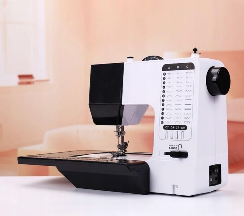 Maszyna  do  Szycia Domowa Mechaniczna Solidna 38 Programów