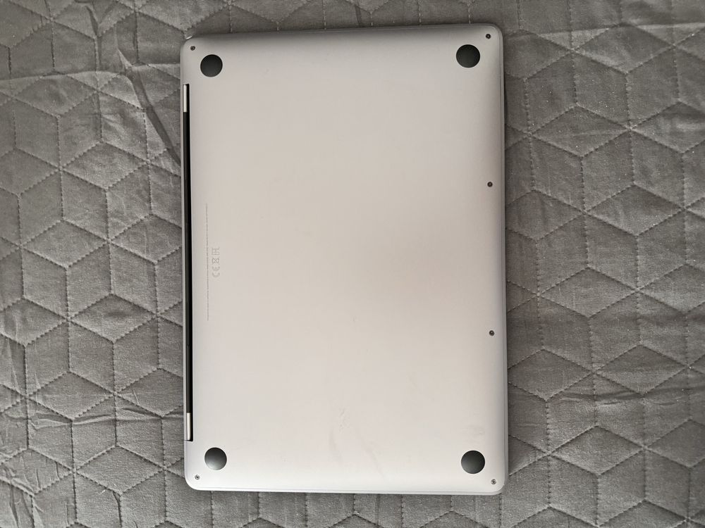 Apple MacBookPro 13,3” M2  256 GB stan idealny kilka razy używany