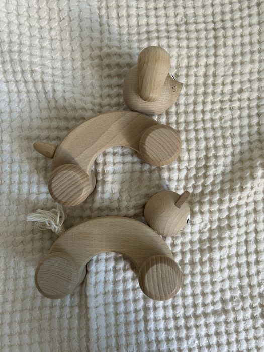 Drewniany kotek i piesek na kółkach drewniana zabawka drewna