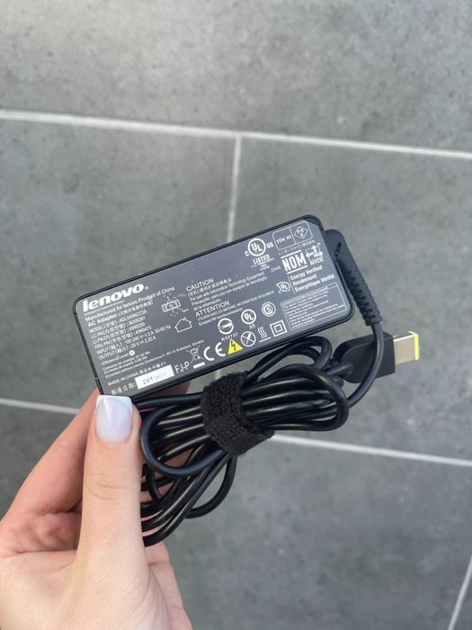 Оригінальний блок живлення Lenovo 45W/100-240V/20V/2.25A.