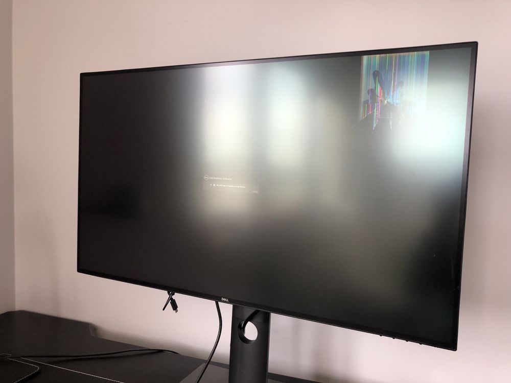 Monitor Dell U3219q uszkodzona matryca FV