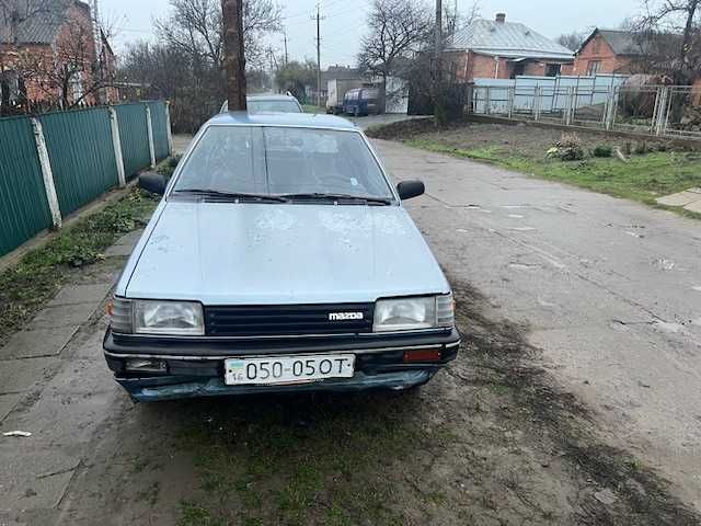 Продам шалений автомобіль Mazda 323 1987 року