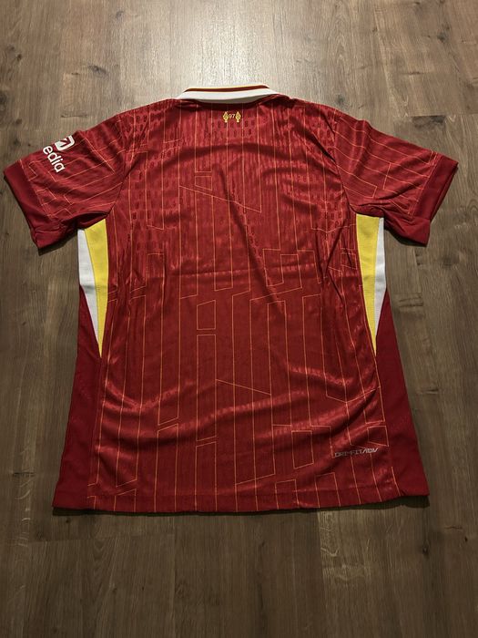 Liverpool fc 24/25 kit