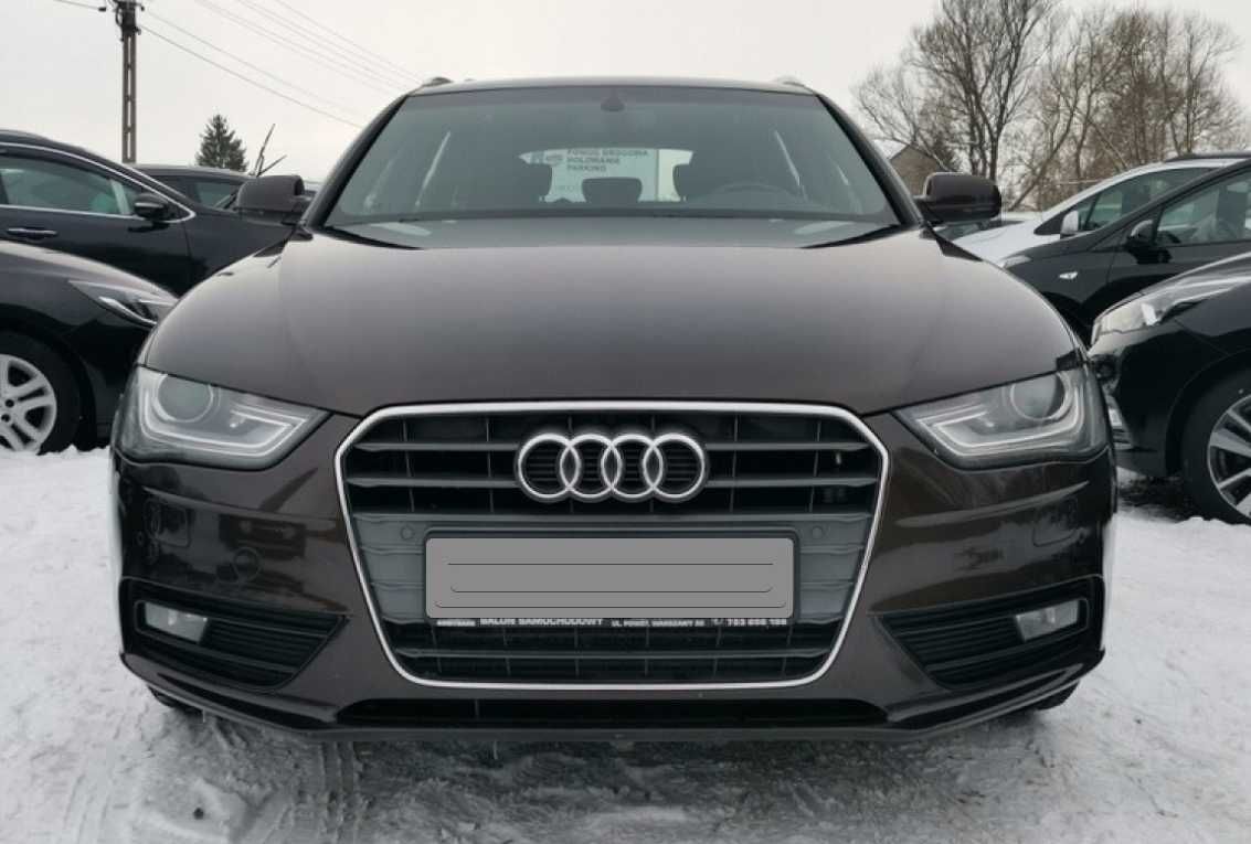 Разборка Audi A4  (B8) 2.0 бампер комплектний