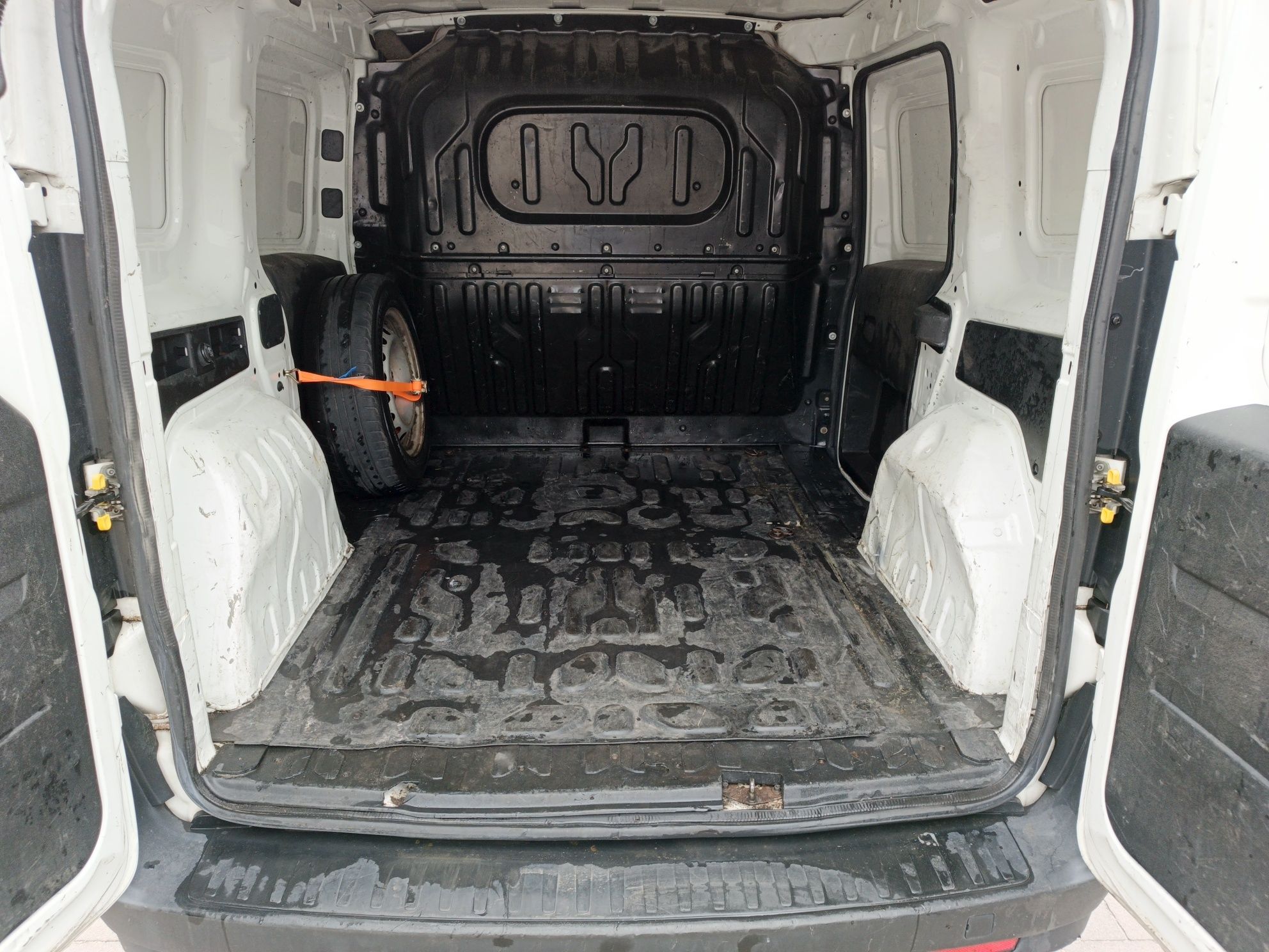 Fiat Doblo 1.3 JTD Klimatyzacja Auto do jazdy 2010r