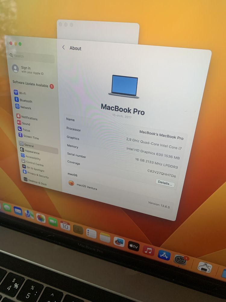 Macbook Pro 15”, 2017, Space Gray , 512/16gb i7, Radeon Pro 560 4gb!