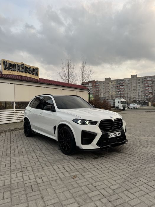 Продам Bmw x5 состояние нового автомобиля.