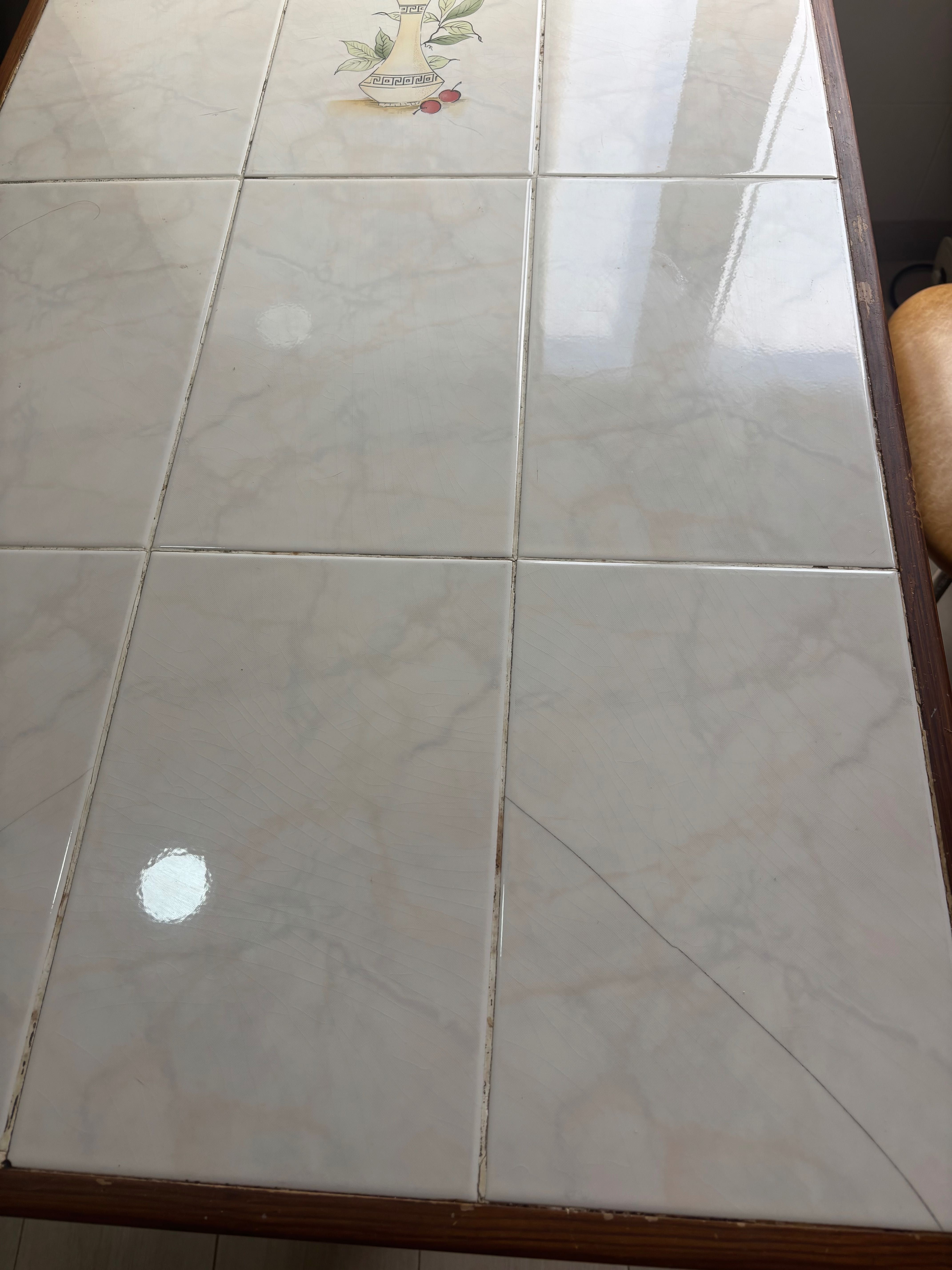 Mesa com Azulejo