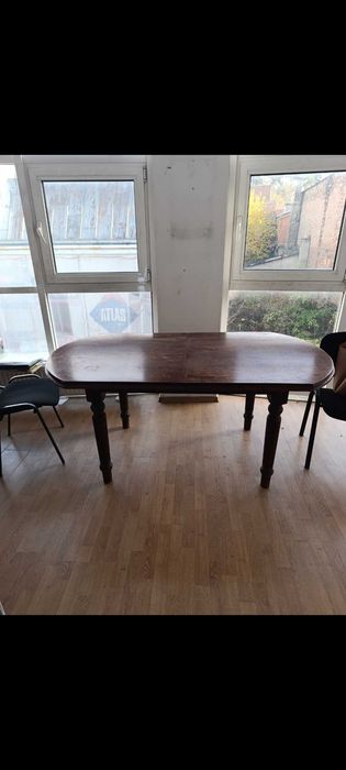 Stół na 12 osób rozkladany