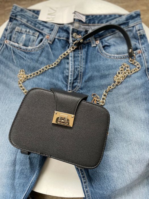 Чорна сумка на ланцюжку Кросбоді