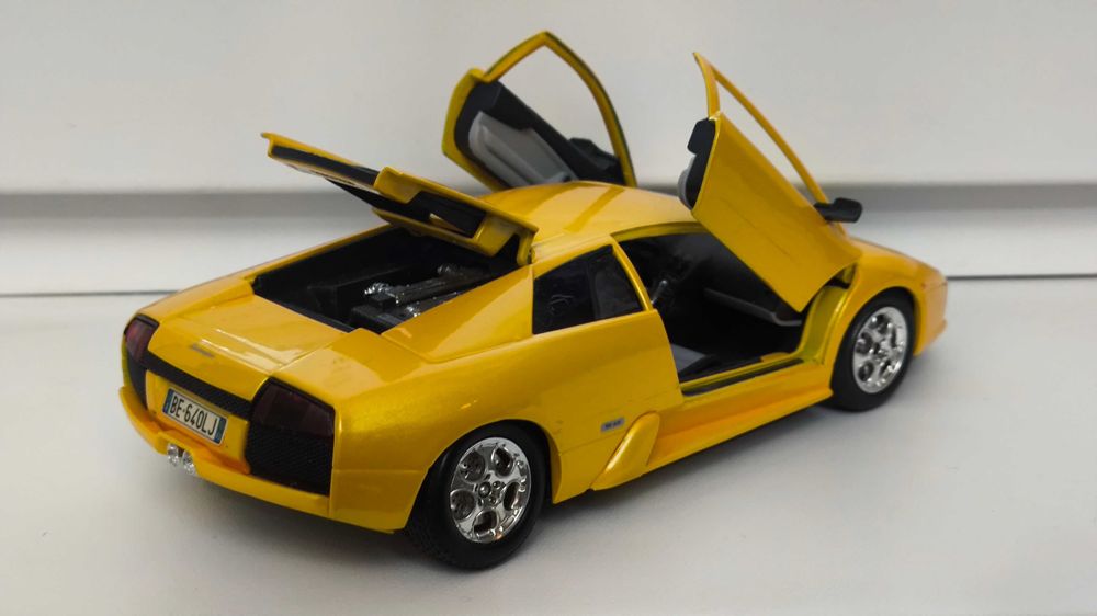 Модель, машинка Lamborghini Murcielago 1.24 Bburago