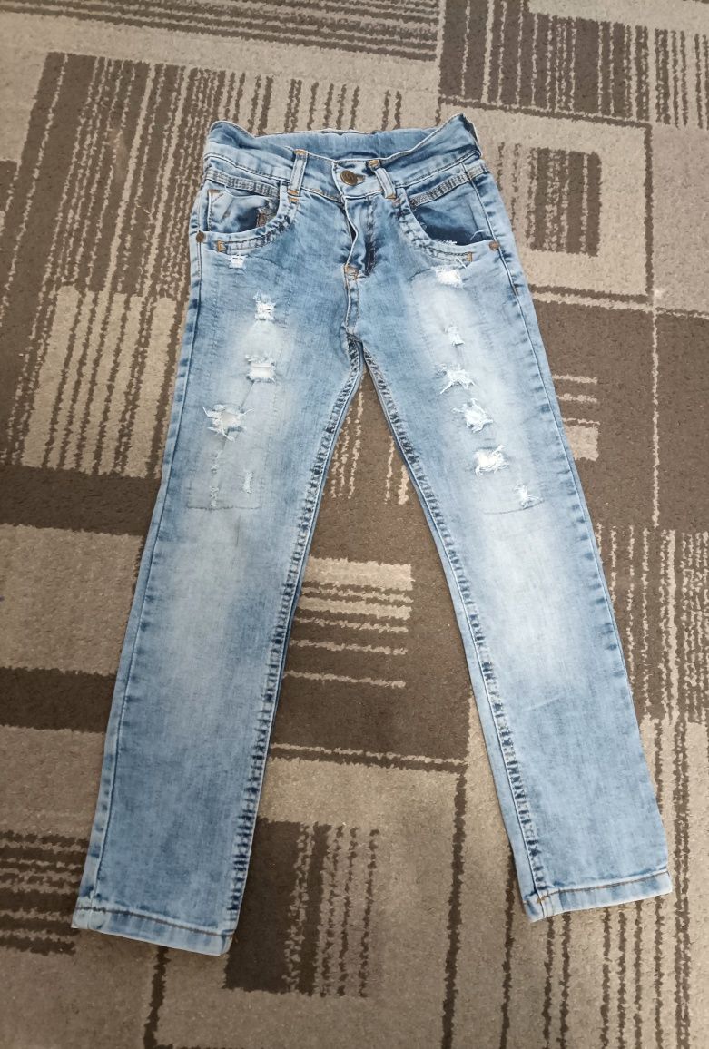 Мега крутые джинсы с рванкой