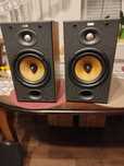 Kolumny Bowers & Wilkins