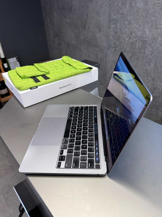MacBook Pro M1 2020, 512 Gb, 8 Ram