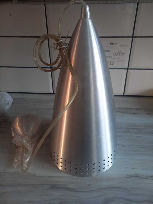 Металлическая подвесная лампа