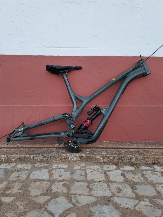Vendo quarto commensal V4.5 dh tamanho L