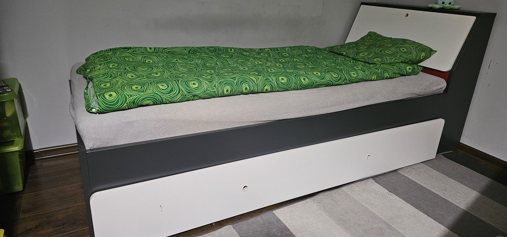 Łóżko  młodzieżowe 90 x 200