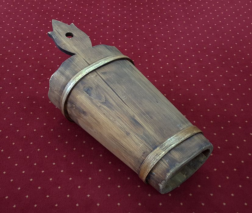 Zabytkowy parasolnik zdobiony malaturą - Schwarzwald