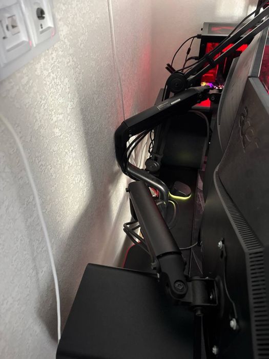 Продам кронштейн Gembird MA-DA2-02