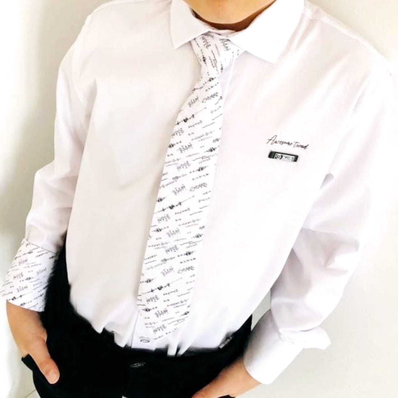Elegancka biała koszula z krawatem dla chłopca 7 lat