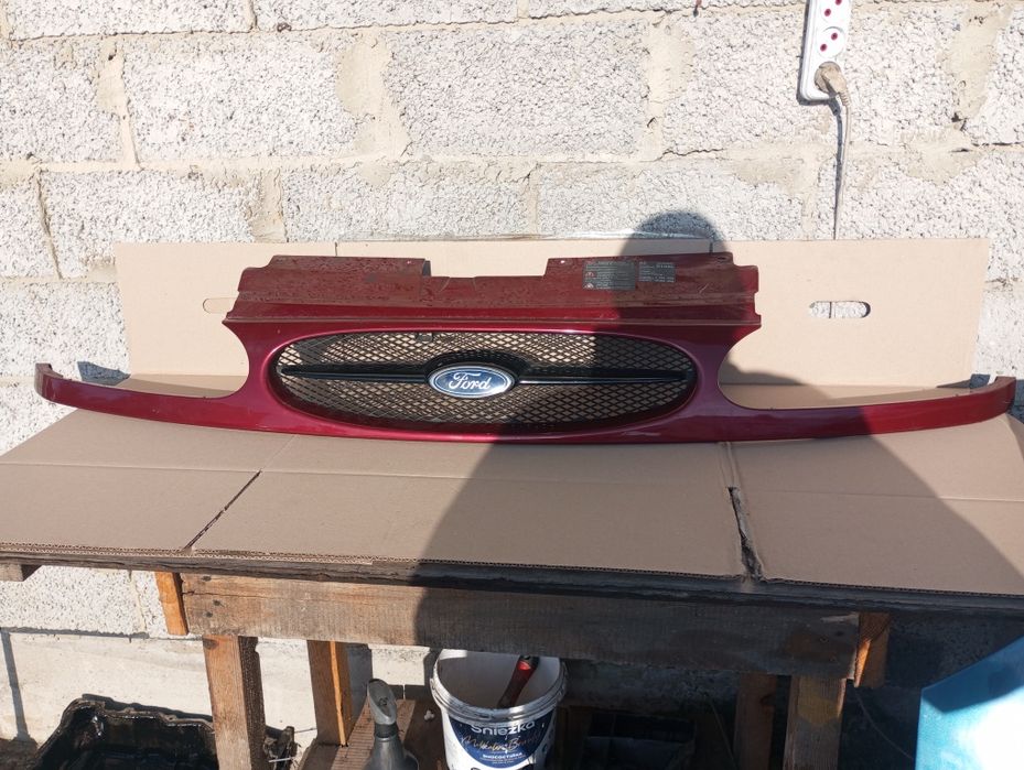 Решітка радіатора Ford Galaxy Гелексі