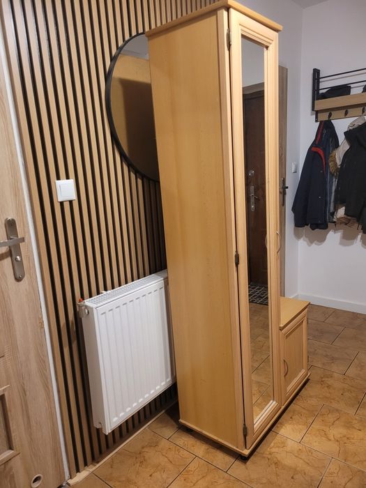 Szafa z lustrem do przedpokoju szafka stojąca z lustrem wieszakami