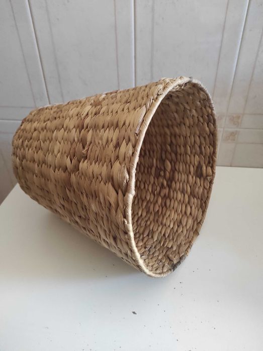 Vaso em verga (artesanato) como novo