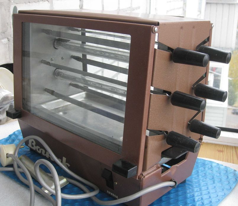 Электрошашлычница Вогник  6 шампуров СССР.