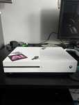 Konsola Xbox one S + dodatki
