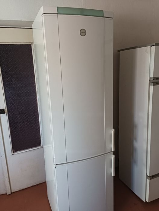 Срочно. Большой холодильник 200 см