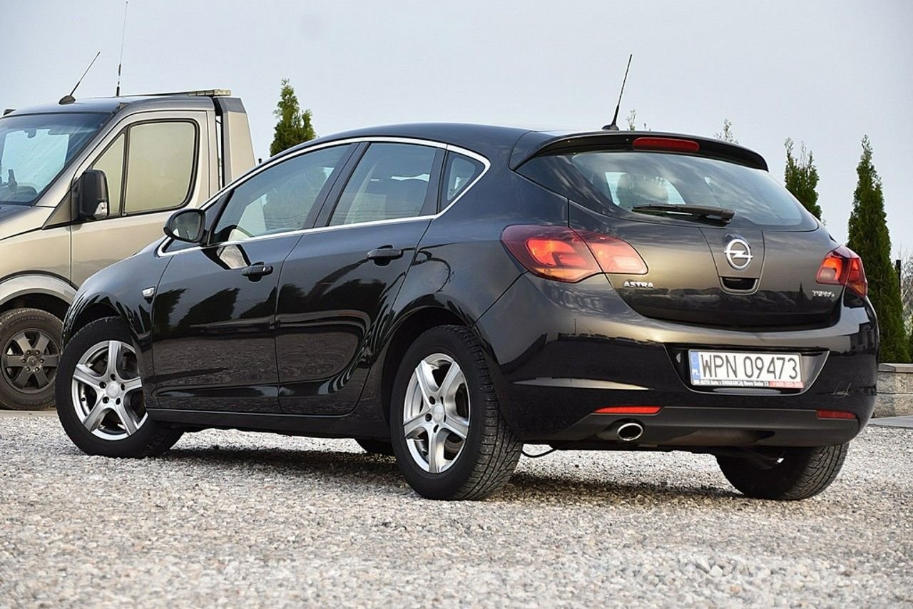 Opel Astra 1,6t 180Km Alu Klima Gwarancja