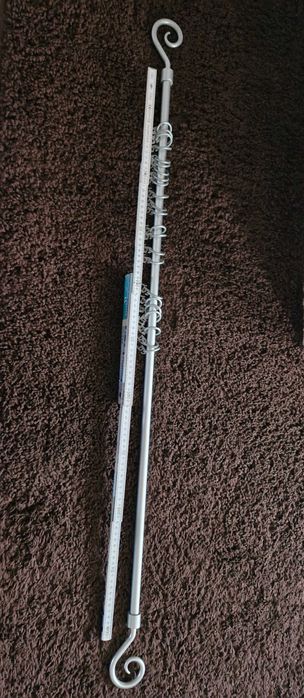 Metalowy karnisz do firan