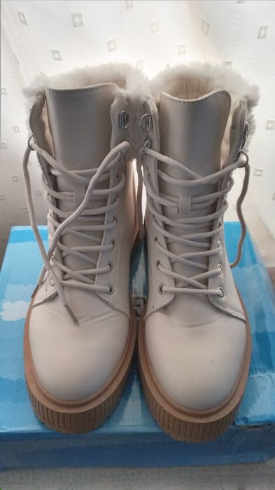 Нові жіночі чобітки зимові