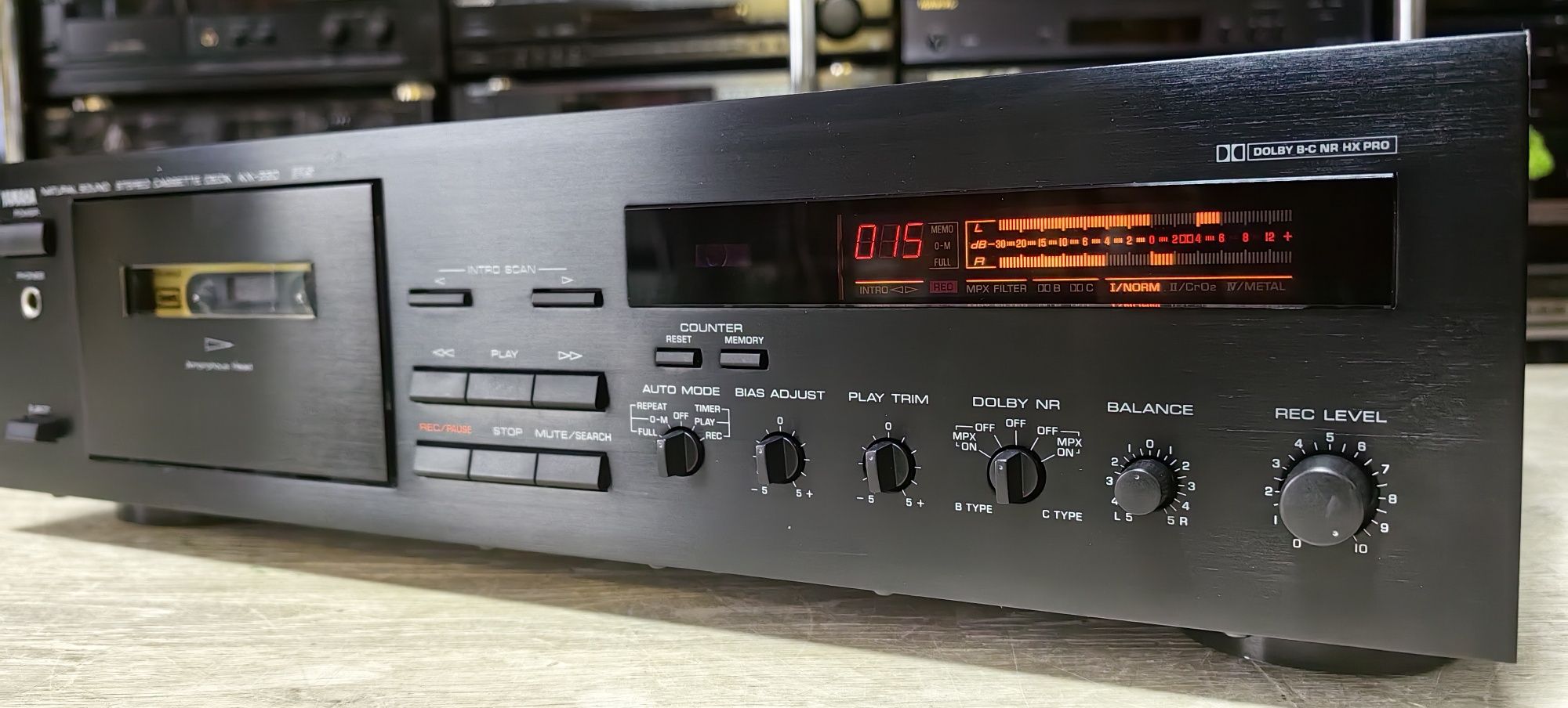 Касетний програвач Yamaha KX-330