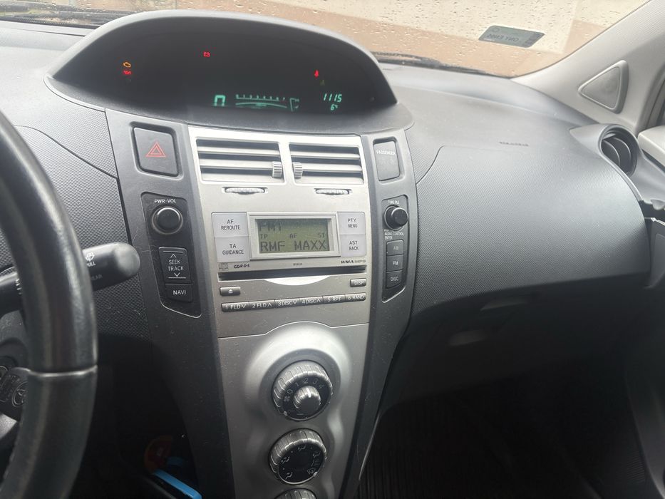 Toyota yaris 2  bez klimy zamiana