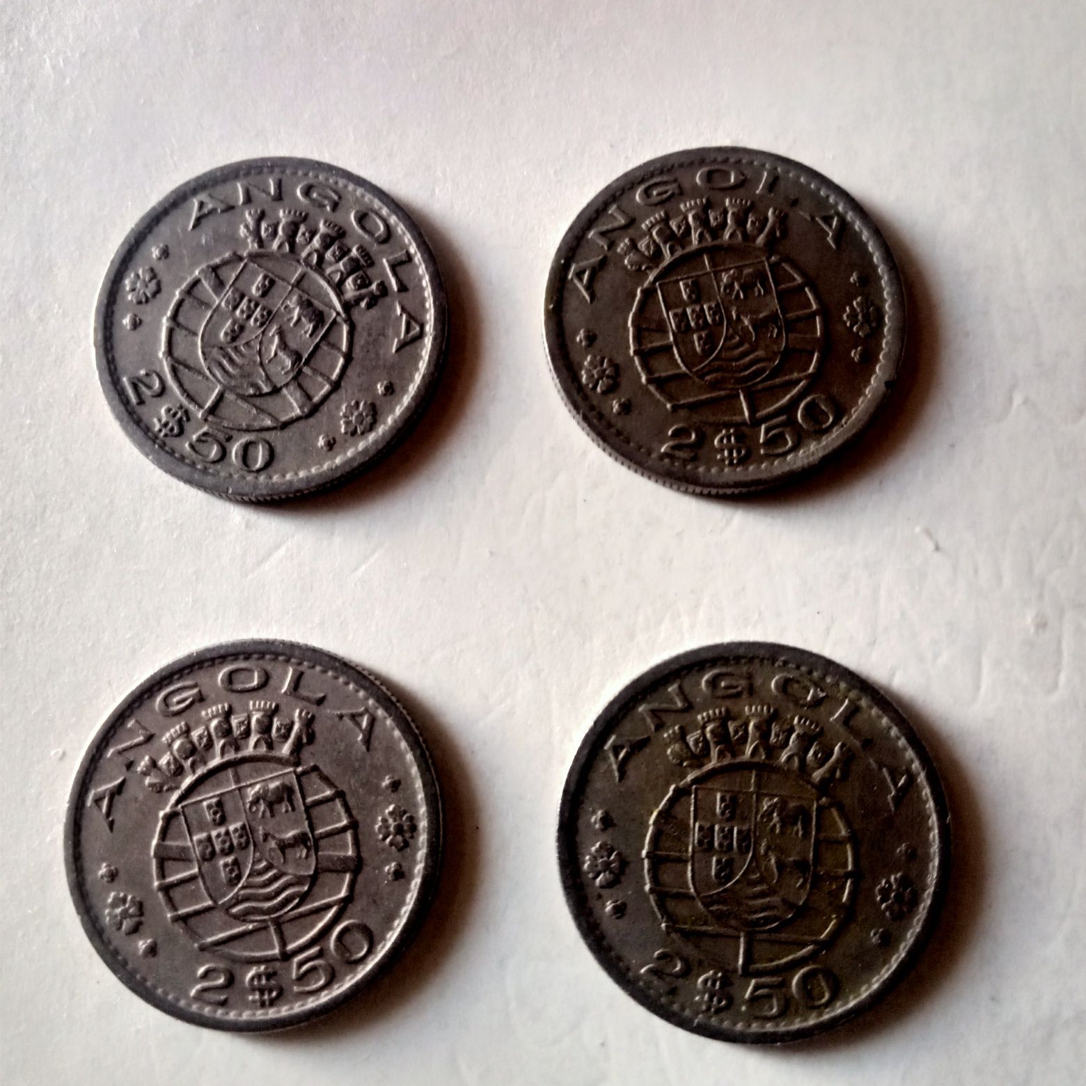 Lote 4 Moedas de 2.50 Angola