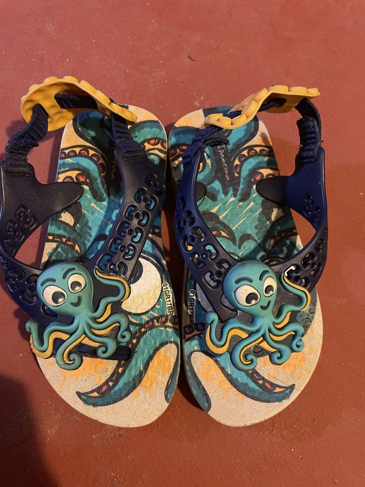 Havaianas bebe em bom estado