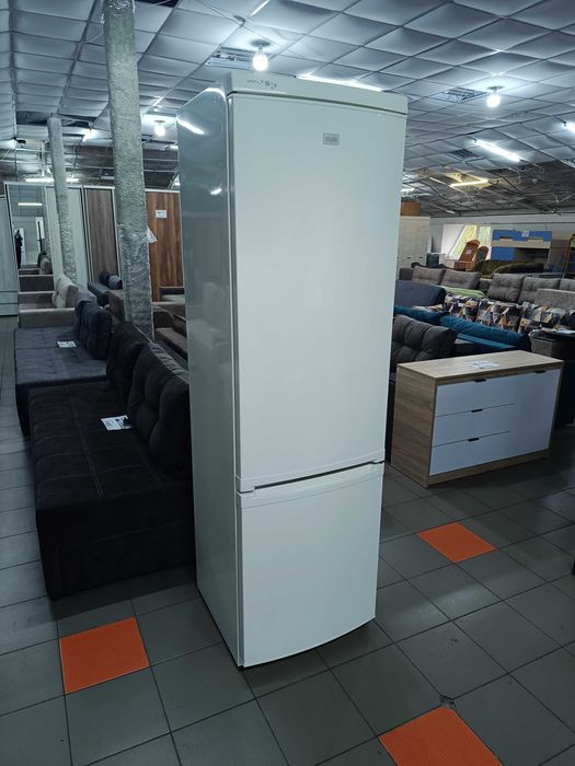 Двокамерний холодильник Zanussi ZRB940PW
