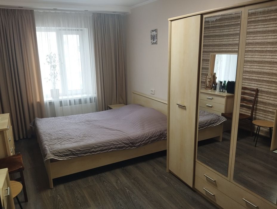 ЗДАЄТЬСЯ ВПЕРШЕ 3-х квартира, на Троещиніі для Сім'ї, є газ.