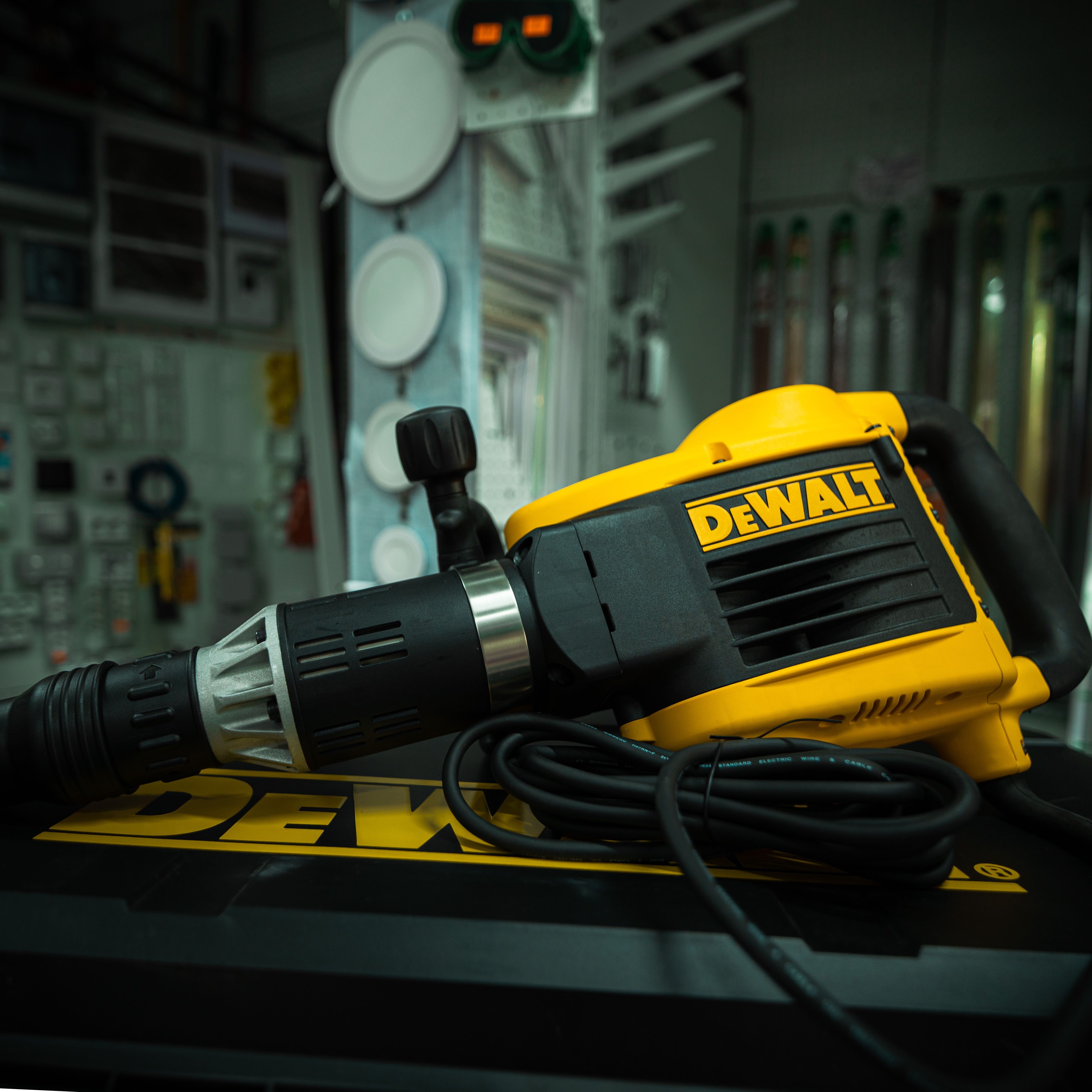 Martelo Demolidor DeWALT D25899K - 1500W - *NOVO*