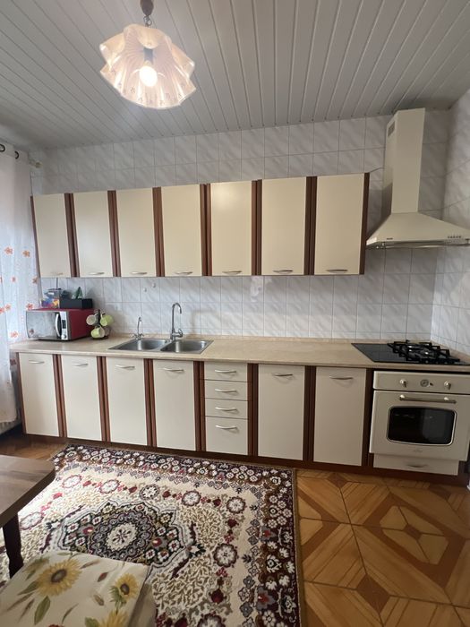 Продам будинок 95 квартал ( Центр міста ) .