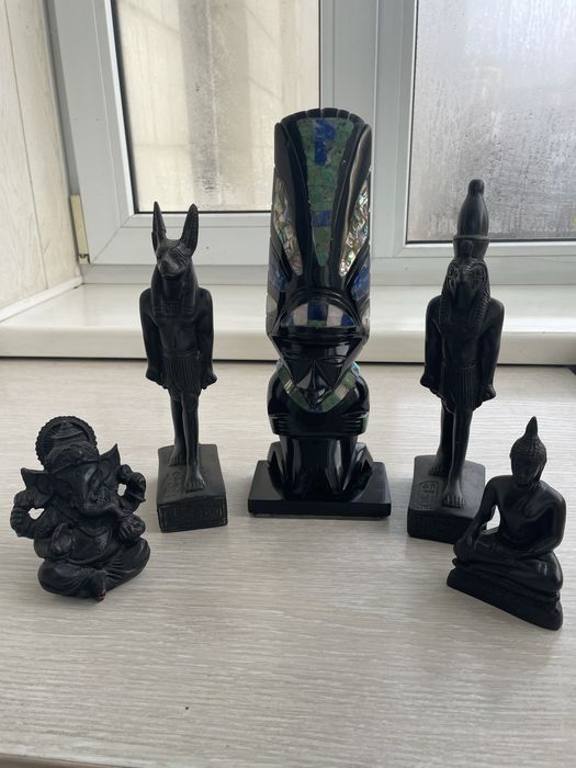 Продается набор фигурок