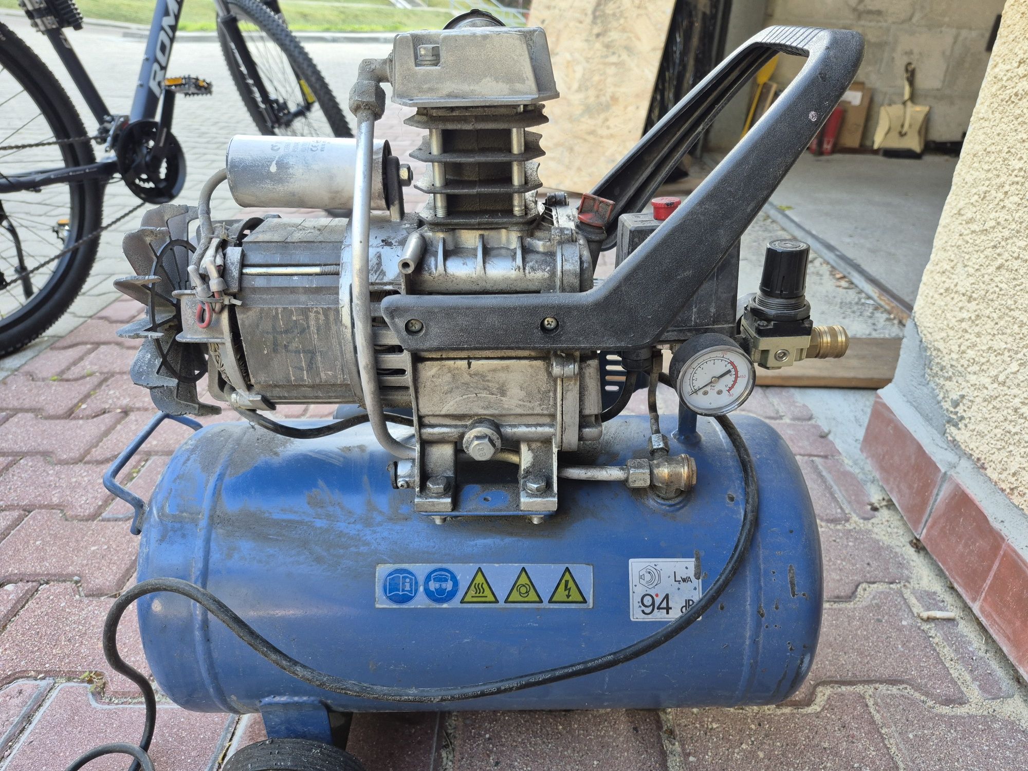 Kompresor sprężarka 24l Scheppach hc 24