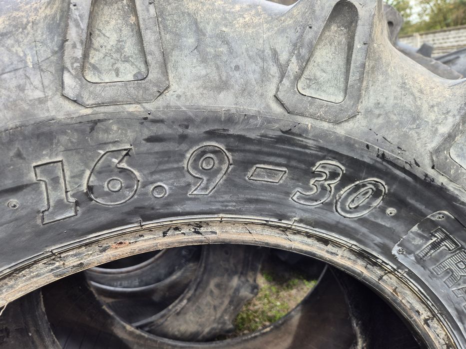 Opona 16.9-30. 16.9r30