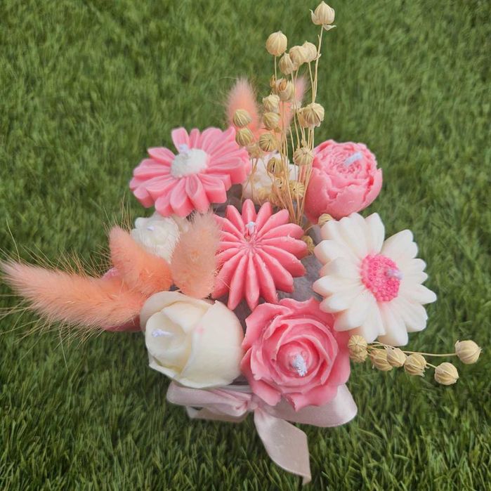 Arranjo de flores em vela